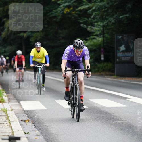 14.09.2025 - Stadtparktriathlon Michael Burmester http://msf.ph/oto/8909859 14.09.2025 10:21:41 Radfahren 528, 531, 562, 570, 657, 691 meine-sportfotos.de