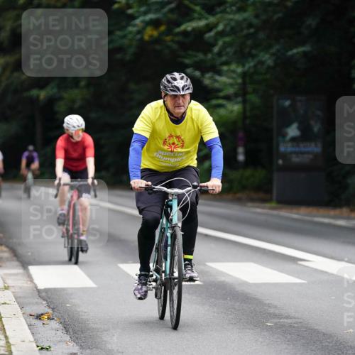14.09.2025 - Stadtparktriathlon Michael Burmester http://msf.ph/oto/8909861 14.09.2025 10:21:43 Radfahren 528, 531, 562, 570, 586, 639, 691 meine-sportfotos.de
