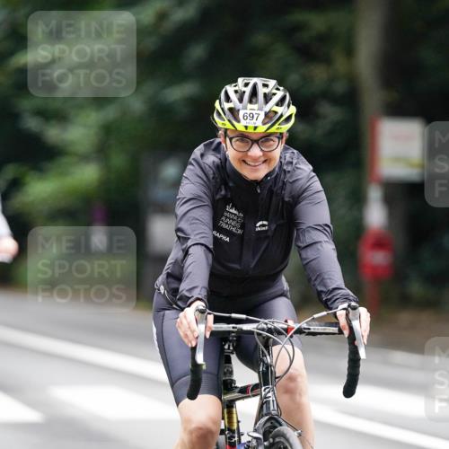 14.09.2025 - Stadtparktriathlon Michael Burmester http://msf.ph/oto/8909869 14.09.2025 10:21:52 Radfahren 586, 639, 697, 712, 714 meine-sportfotos.de