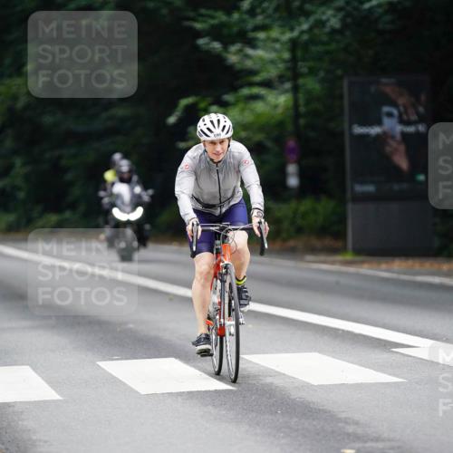 14.09.2025 - Stadtparktriathlon Michael Burmester http://msf.ph/oto/8909874 14.09.2025 10:22:00 Radfahren 527, 699, 712 meine-sportfotos.de