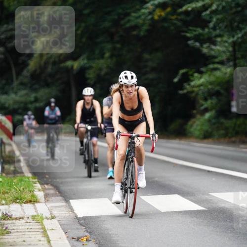 14.09.2025 - Stadtparktriathlon Michael Burmester http://msf.ph/oto/8909880 14.09.2025 10:22:11 Radfahren 521, 522, 527, 578, 645, 717 meine-sportfotos.de