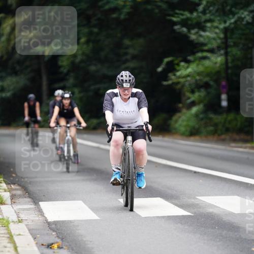 14.09.2025 - Stadtparktriathlon Michael Burmester http://msf.ph/oto/8909888 14.09.2025 10:22:20 Radfahren 521, 546, 578, 645, 700, 704, 708 meine-sportfotos.de