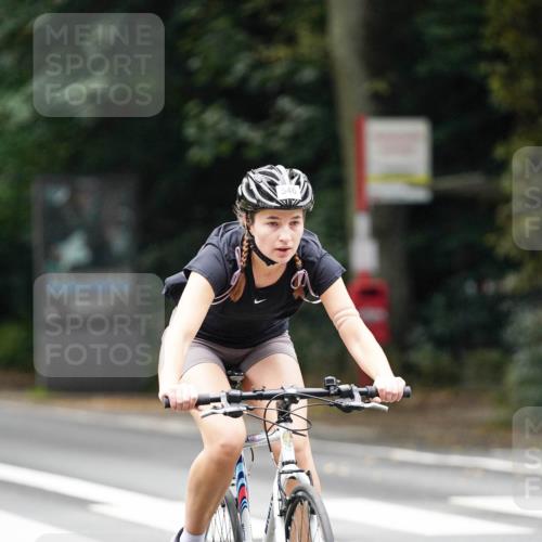 14.09.2025 - Stadtparktriathlon Michael Burmester http://msf.ph/oto/8909891 14.09.2025 10:22:23 Radfahren 546, 578, 700, 704, 708 meine-sportfotos.de