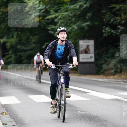 14.09.2025 - Stadtparktriathlon Michael Burmester http://msf.ph/oto/8909903 14.09.2025 10:22:43 Radfahren 526, 541, 553, 568, 584, 590, 646 meine-sportfotos.de