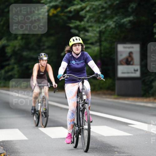 14.09.2025 - Stadtparktriathlon Michael Burmester http://msf.ph/oto/8909908 14.09.2025 10:22:47 Radfahren 541, 553, 568, 584, 591, 646, 716 meine-sportfotos.de