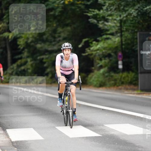14.09.2025 - Stadtparktriathlon Michael Burmester http://msf.ph/oto/8909915 14.09.2025 10:22:58 Radfahren 556, 591, 604, 654, 716 meine-sportfotos.de