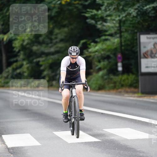 14.09.2025 - Stadtparktriathlon Michael Burmester http://msf.ph/oto/8909925 14.09.2025 10:23:10 Radfahren 604, 650 meine-sportfotos.de