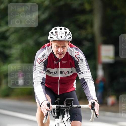 14.09.2025 - Stadtparktriathlon Michael Burmester http://msf.ph/oto/8909964 14.09.2025 10:24:28 Radfahren 550, 558, 585, 614, 678 meine-sportfotos.de