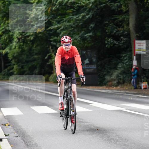 14.09.2025 - Stadtparktriathlon Michael Burmester http://msf.ph/oto/8909965 14.09.2025 10:24:29 Radfahren 550, 558, 585, 614, 678, 681 meine-sportfotos.de