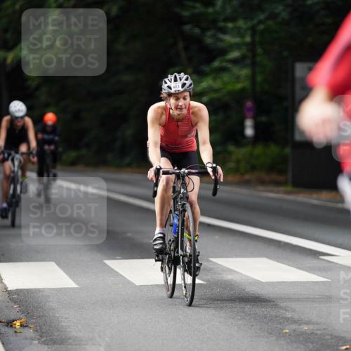 14.09.2025 - Stadtparktriathlon Michael Burmester http://msf.ph/oto/8909970 14.09.2025 10:24:36 Radfahren 537, 551, 558, 681, 683, 701 meine-sportfotos.de