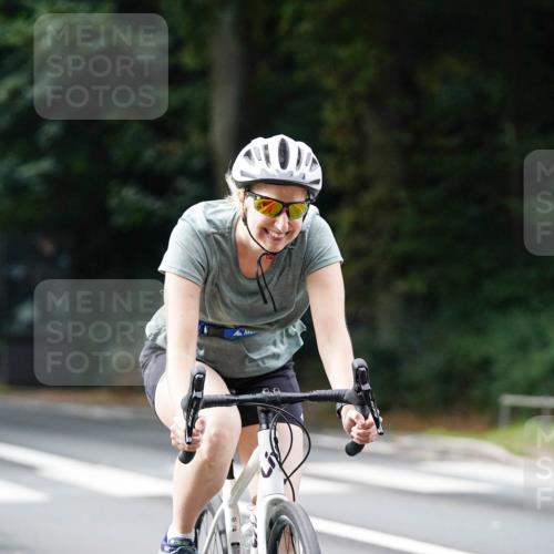 14.09.2025 - Stadtparktriathlon Michael Burmester http://msf.ph/oto/8909982 14.09.2025 10:24:46 Radfahren 511, 525, 537, 551, 580, 663, 683 meine-sportfotos.de