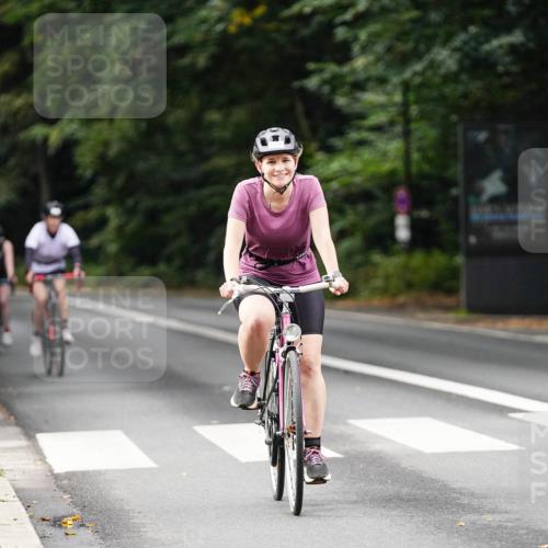 14.09.2025 - Stadtparktriathlon Michael Burmester http://msf.ph/oto/8909990 14.09.2025 10:24:55 Radfahren 511, 519, 525, 536, 580, 668 meine-sportfotos.de
