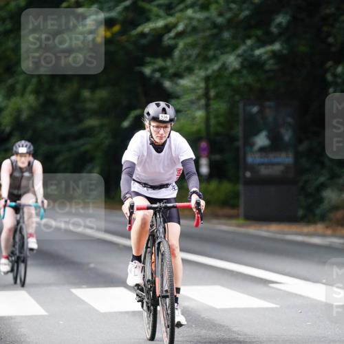 14.09.2025 - Stadtparktriathlon Michael Burmester http://msf.ph/oto/8909992 14.09.2025 10:24:58 Radfahren 519, 525, 536, 668, 679 meine-sportfotos.de