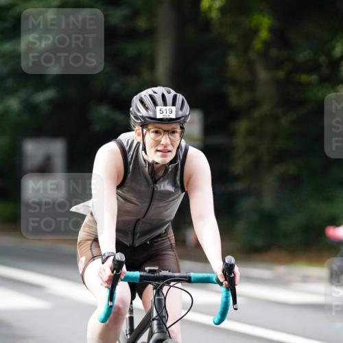 14.09.2025 - Stadtparktriathlon Michael Burmester http://msf.ph/oto/8909995 14.09.2025 10:25:01 Radfahren 519, 536, 668, 679 meine-sportfotos.de