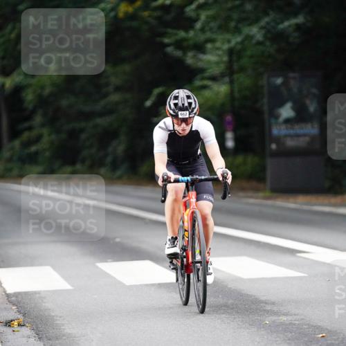 14.09.2025 - Stadtparktriathlon Michael Burmester http://msf.ph/oto/8910017 14.09.2025 10:25:52 Radfahren 600, 601, 662, 674 meine-sportfotos.de
