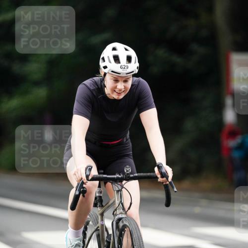 14.09.2025 - Stadtparktriathlon Michael Burmester http://msf.ph/oto/8910035 14.09.2025 10:26:12 Radfahren 542, 629 meine-sportfotos.de