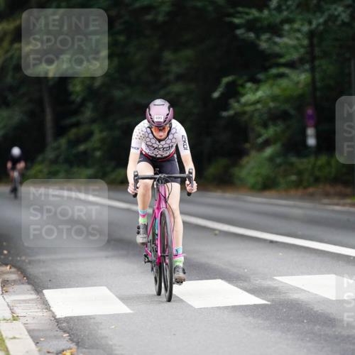 14.09.2025 - Stadtparktriathlon Michael Burmester http://msf.ph/oto/8910036 14.09.2025 10:26:22 Radfahren 695 meine-sportfotos.de