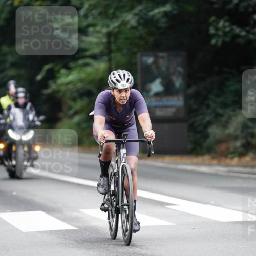 14.09.2025 - Stadtparktriathlon Michael Burmester http://msf.ph/oto/8910045 14.09.2025 10:26:35 Radfahren 561, 588, 641, 664, 665, 692 meine-sportfotos.de