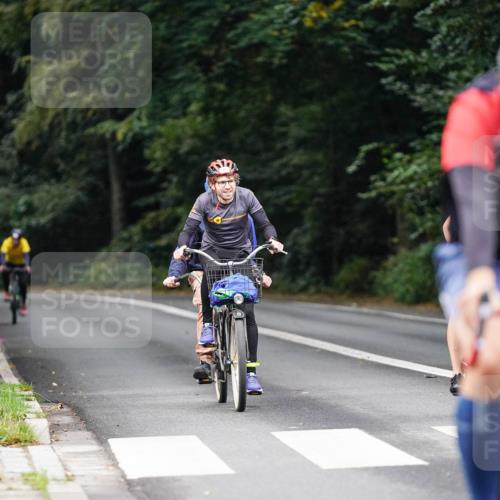 14.09.2025 - Stadtparktriathlon Michael Burmester http://msf.ph/oto/8910048 14.09.2025 10:26:38 Radfahren 561, 588, 641, 664, 692 meine-sportfotos.de