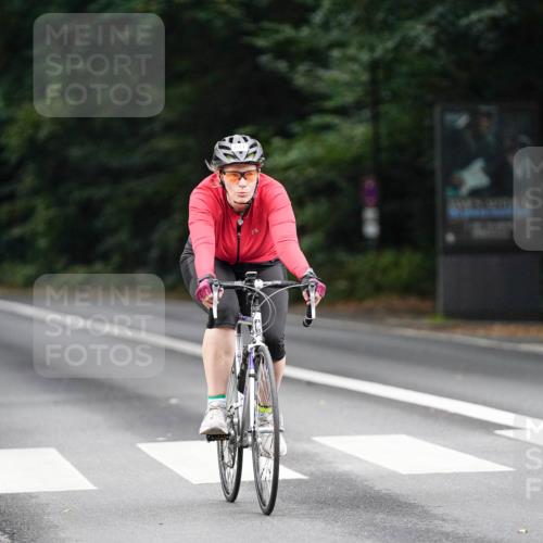 14.09.2025 - Stadtparktriathlon Michael Burmester http://msf.ph/oto/8910069 14.09.2025 10:27:04 Radfahren 544, 631, 686 meine-sportfotos.de