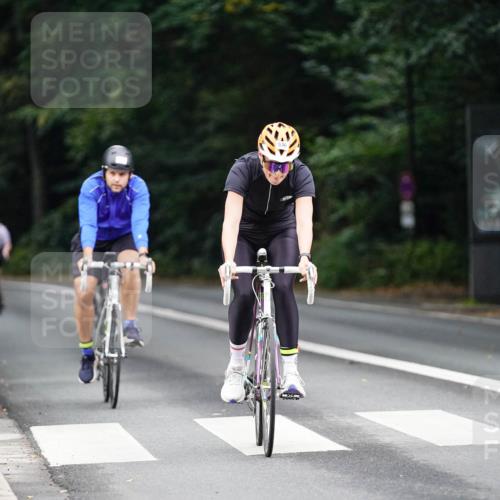 14.09.2025 - Stadtparktriathlon Michael Burmester http://msf.ph/oto/8910075 14.09.2025 10:27:12 Radfahren 530, 583, 686, 693 meine-sportfotos.de