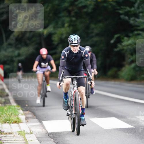 14.09.2025 - Stadtparktriathlon Michael Burmester http://msf.ph/oto/8910087 14.09.2025 10:27:23 Radfahren 512, 535, 577, 651 meine-sportfotos.de