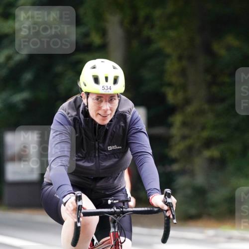 14.09.2025 - Stadtparktriathlon Michael Burmester http://msf.ph/oto/8910113 14.09.2025 10:28:19 Radfahren 534, 622 meine-sportfotos.de