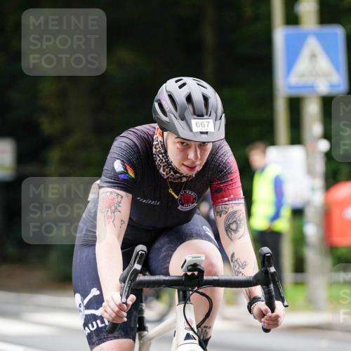 14.09.2025 - Stadtparktriathlon Michael Burmester http://msf.ph/oto/8910118 14.09.2025 10:28:29 Radfahren 529, 667 meine-sportfotos.de