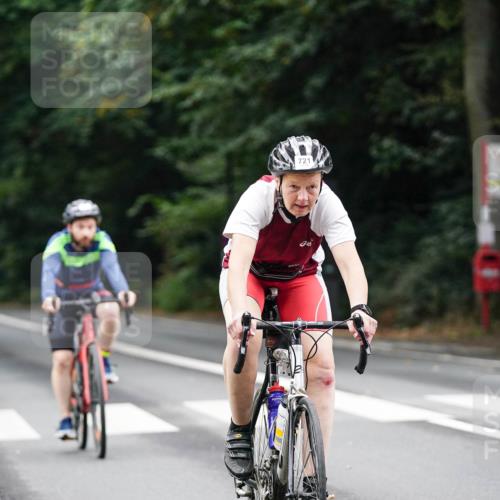 14.09.2025 - Stadtparktriathlon Michael Burmester http://msf.ph/oto/8910136 14.09.2025 10:29:00 Radfahren 581, 694, 702, 721 meine-sportfotos.de