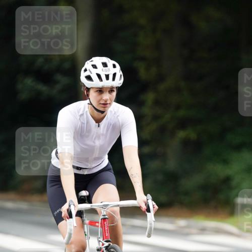 14.09.2025 - Stadtparktriathlon Michael Burmester http://msf.ph/oto/8910145 14.09.2025 10:29:12 Radfahren 532, 565, 643, 655, 685, 688 meine-sportfotos.de