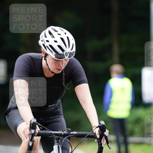 14.09.2025 - Stadtparktriathlon Michael Burmester http://msf.ph/oto/8910148 14.09.2025 10:29:19 Radfahren 643, 685, 717 meine-sportfotos.de