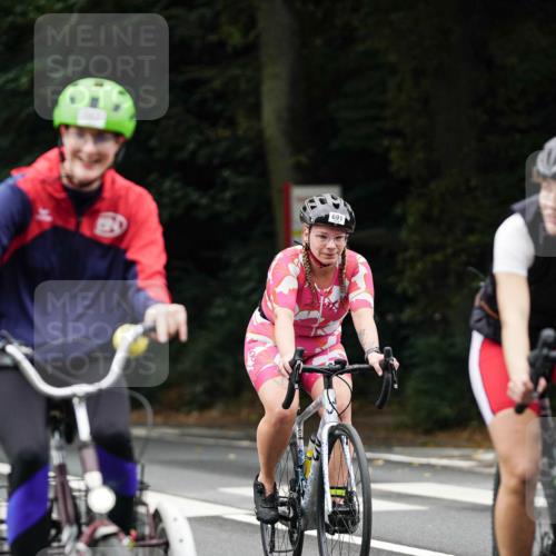14.09.2025 - Stadtparktriathlon Michael Burmester http://msf.ph/oto/8910156 14.09.2025 10:29:36 Radfahren 566, 582, 648, 691 meine-sportfotos.de