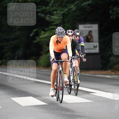 14.09.2025 - Stadtparktriathlon Michael Burmester http://msf.ph/oto/8910165 14.09.2025 10:30:12 Radfahren 509, 515, 590, 637 meine-sportfotos.de