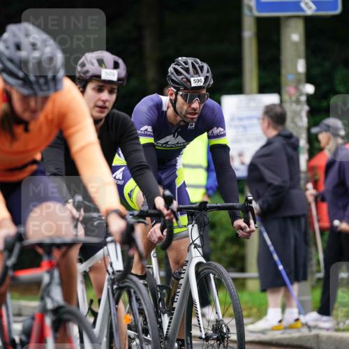 14.09.2025 - Stadtparktriathlon Michael Burmester http://msf.ph/oto/8910169 14.09.2025 10:30:13 Radfahren 509, 515, 590, 637 meine-sportfotos.de