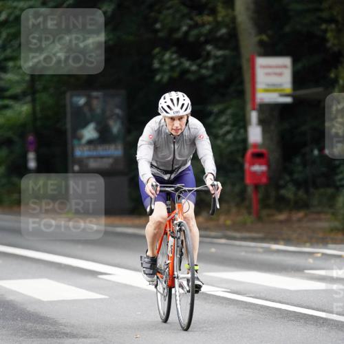 14.09.2025 - Stadtparktriathlon Michael Burmester http://msf.ph/oto/8910177 14.09.2025 10:30:27 Radfahren 586, 620, 645, 697, 699, 700, 704 meine-sportfotos.de