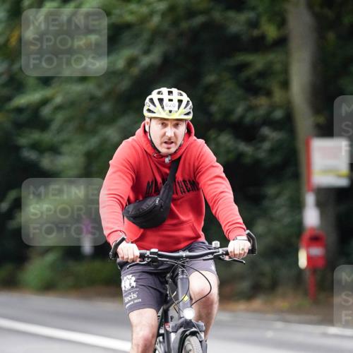 14.09.2025 - Stadtparktriathlon Michael Burmester http://msf.ph/oto/8910179 14.09.2025 10:30:29 Radfahren 586, 596, 620, 645, 697, 699, 700, 704 meine-sportfotos.de