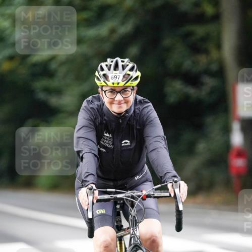 14.09.2025 - Stadtparktriathlon Michael Burmester http://msf.ph/oto/8910186 14.09.2025 10:30:35 Radfahren 596, 620, 642, 645, 697, 700 meine-sportfotos.de