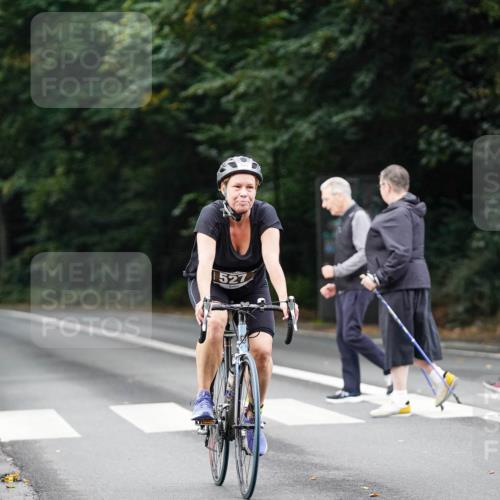 14.09.2025 - Stadtparktriathlon Michael Burmester http://msf.ph/oto/8910191 14.09.2025 10:30:45 Radfahren 527 meine-sportfotos.de