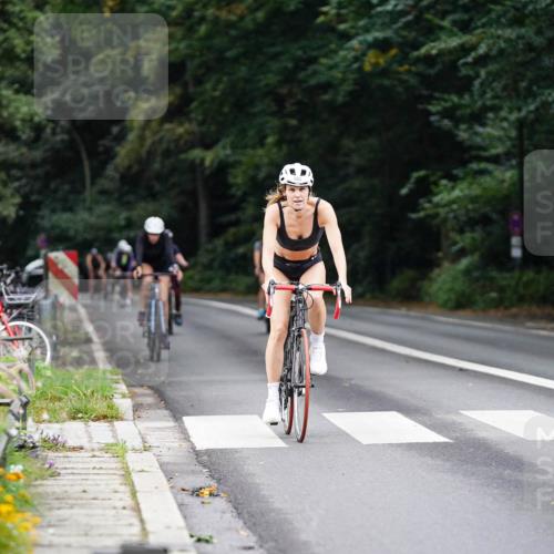 14.09.2025 - Stadtparktriathlon Michael Burmester http://msf.ph/oto/8910193 14.09.2025 10:30:55 Radfahren 521, 522, 533, 712 meine-sportfotos.de