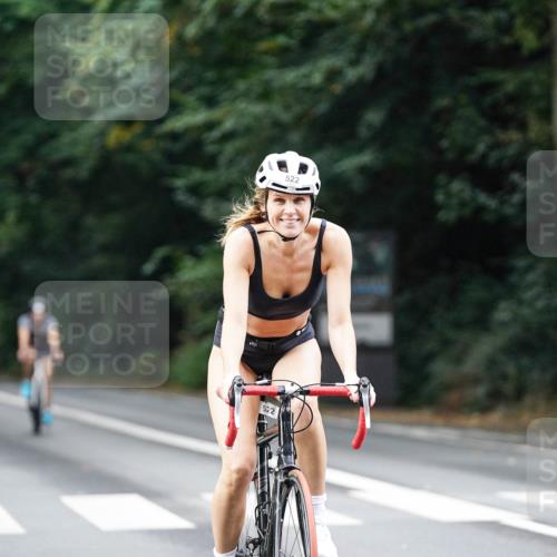 14.09.2025 - Stadtparktriathlon Michael Burmester http://msf.ph/oto/8910195 14.09.2025 10:30:56 Radfahren 521, 522, 533, 624, 712 meine-sportfotos.de