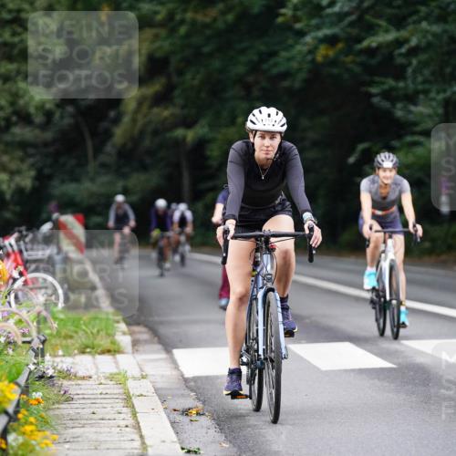 14.09.2025 - Stadtparktriathlon Michael Burmester http://msf.ph/oto/8910197 14.09.2025 10:30:59 Radfahren 521, 522, 533, 546, 624, 687, 712 meine-sportfotos.de
