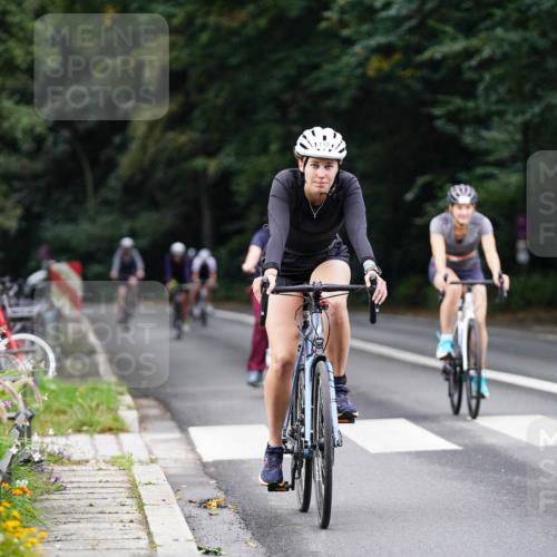 14.09.2025 - Stadtparktriathlon Michael Burmester http://msf.ph/oto/8910198 14.09.2025 10:30:59 Radfahren 521, 522, 533, 546, 624, 687, 712 meine-sportfotos.de