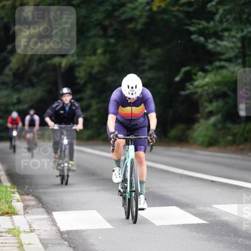 14.09.2025 - Stadtparktriathlon Michael Burmester http://msf.ph/oto/8910214 14.09.2025 10:31:12 Radfahren 546, 553, 636, 650, 706, 714 meine-sportfotos.de