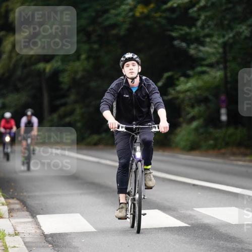 14.09.2025 - Stadtparktriathlon Michael Burmester http://msf.ph/oto/8910216 14.09.2025 10:31:14 Radfahren 553, 636, 650, 706, 714 meine-sportfotos.de