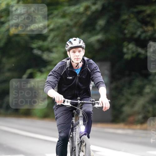 14.09.2025 - Stadtparktriathlon Michael Burmester http://msf.ph/oto/8910217 14.09.2025 10:31:15 Radfahren 553, 636, 650 meine-sportfotos.de