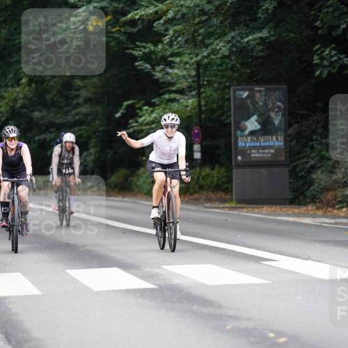 14.09.2025 - Stadtparktriathlon Michael Burmester http://msf.ph/oto/8910223 14.09.2025 10:31:42 Radfahren 526, 626, 647, 657 meine-sportfotos.de