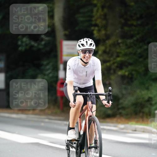 14.09.2025 - Stadtparktriathlon Michael Burmester http://msf.ph/oto/8910228 14.09.2025 10:31:44 Radfahren 526, 626, 647, 657 meine-sportfotos.de