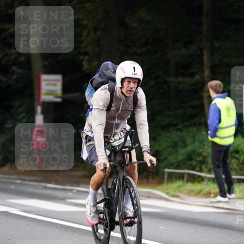 14.09.2025 - Stadtparktriathlon Michael Burmester http://msf.ph/oto/8910231 14.09.2025 10:31:46 Radfahren 526, 626, 647, 657 meine-sportfotos.de