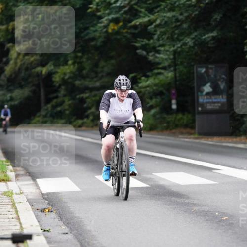 14.09.2025 - Stadtparktriathlon Michael Burmester http://msf.ph/oto/8910247 14.09.2025 10:32:22 Radfahren 708 meine-sportfotos.de