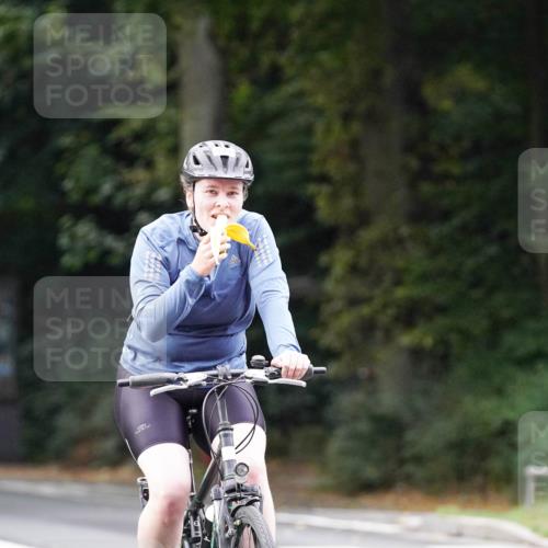 14.09.2025 - Stadtparktriathlon Michael Burmester http://msf.ph/oto/8910250 14.09.2025 10:32:34 Radfahren 698 meine-sportfotos.de